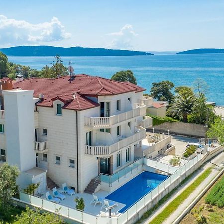 Hotel Riva Kastela With Swimming Pool Екстериор снимка