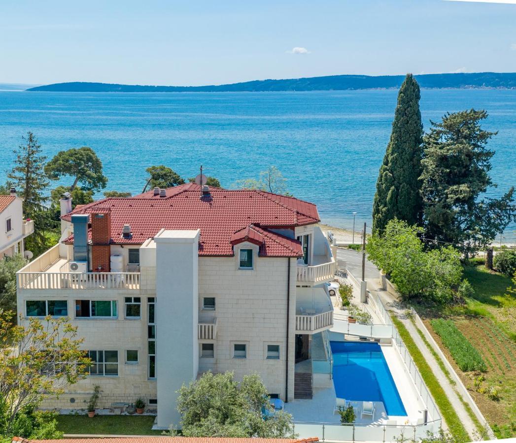 Hotel Riva Kastela With Swimming Pool Екстериор снимка