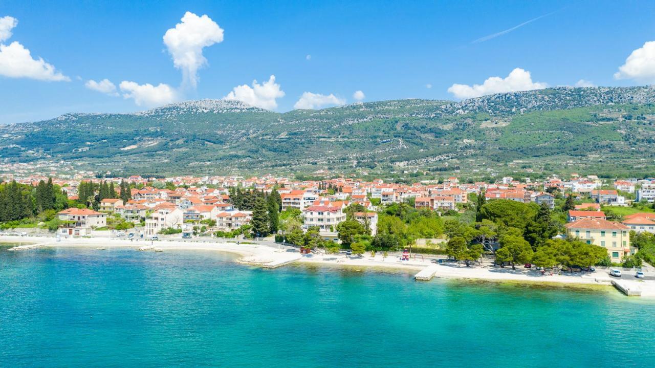 Hotel Riva Kastela With Swimming Pool Екстериор снимка