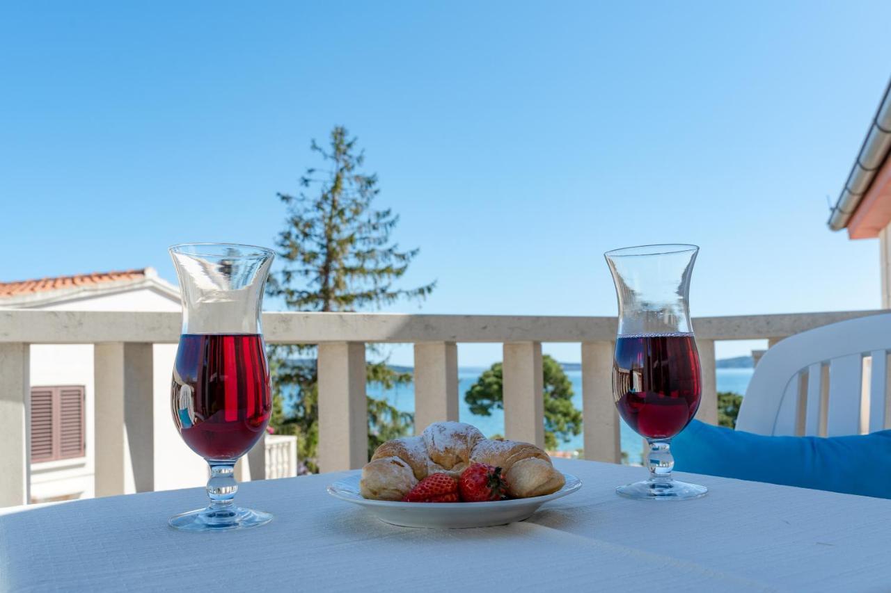 Hotel Riva Kastela With Swimming Pool Екстериор снимка