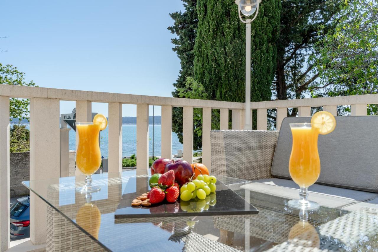 Hotel Riva Kastela With Swimming Pool Екстериор снимка