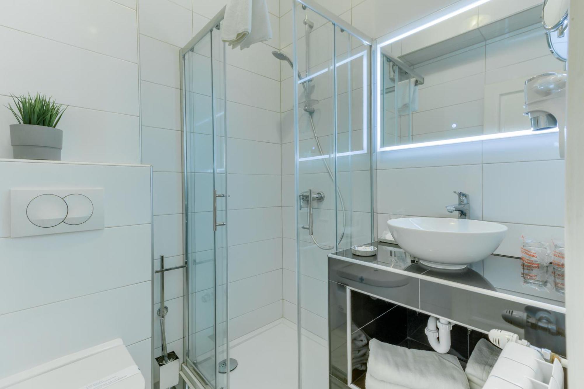 Hotel Riva Kastela With Swimming Pool Екстериор снимка