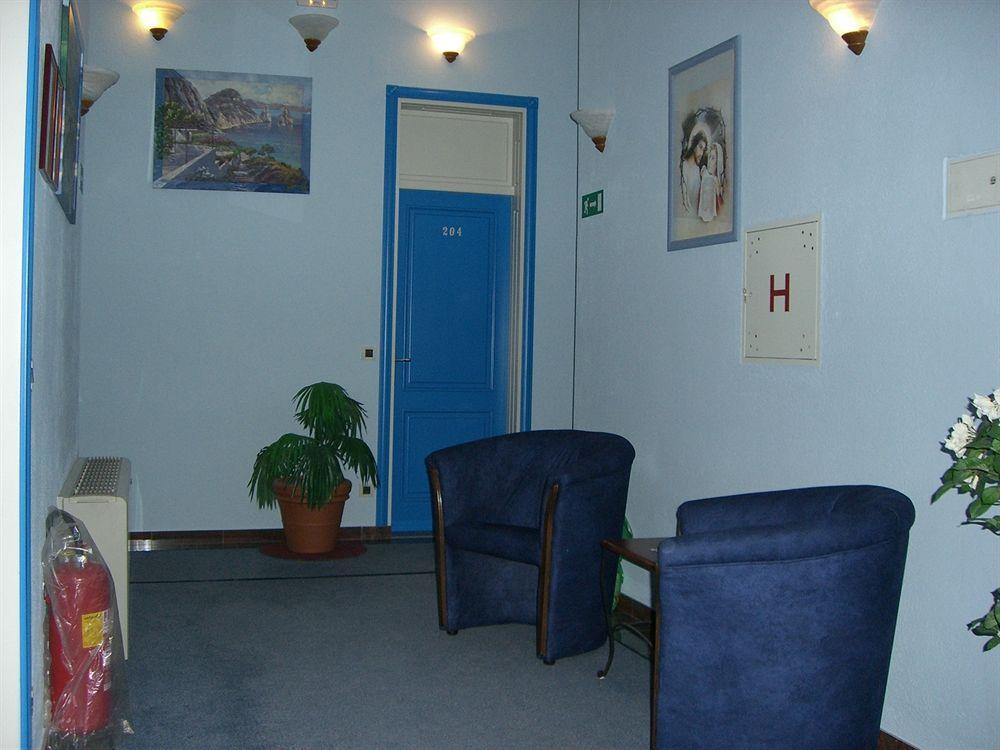 Hotel Riva Kastela With Swimming Pool Екстериор снимка