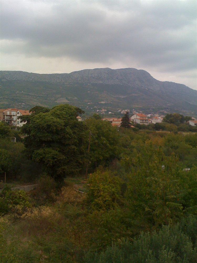 Hotel Riva Kastela With Swimming Pool Екстериор снимка